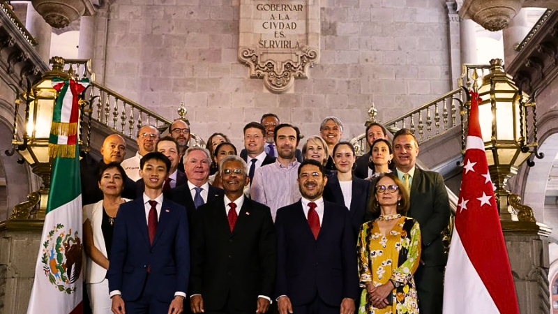 Reconocimiento internacional a la transformación urbana y liderazgo en políticas sociales, movilidad y sustentabilidad.