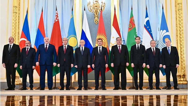 La Cumbre de la Comunidad de Estados Independientes reúne a mandatarios en Moscú para abordar temas de cooperación económica, tecnológica, cultural y humanitaria, con un enfoque en la seguridad.