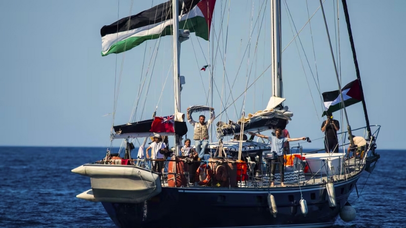 La Flotilla de la Libertad gestiona la liberación de los detenidos, entre ellos Greta Thunberg, tras su captura por parte de Israel en el barco Madleen