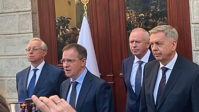 En Estambul, ambas delegaciones discuten intercambios masivos de prisioneros, devolución de niños y un posible alto el fuego parcial tras tres años sin diálogo directo.