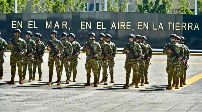 La iniciativa busca modernizar la misión naval, fortalecer la defensa marítima con IA y coordinar acciones con la Guardia Nacional, en medio de un clima de controversia interna.